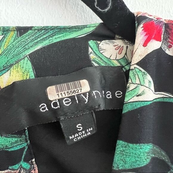 Adelyn Rae Botanical Palm Leaf Floral Open Back Wrap Dress Size Small - Picture 2 of 13